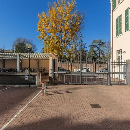 Guesthost - Dimora Storica Manfredini Nel Cuore Di Apartament