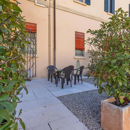 Apartmán Guesthost - Dimora Storica Manfredini Nel Cuore Di Ferrara