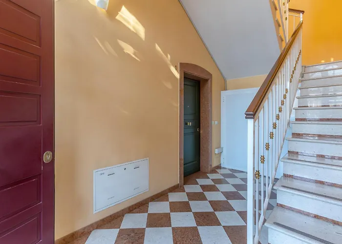 Guesthost - Dimora Storica Manfredini Nel Cuore Di *