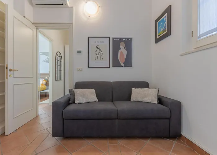 Guesthost - Dimora Storica Manfredini Nel Cuore Di Apartmán *